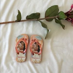Disney moana flip flops